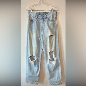 H&M Loose Fit Women's Jeans Size 30/32 Distressed Zip Fly Pockets Denim Cotton